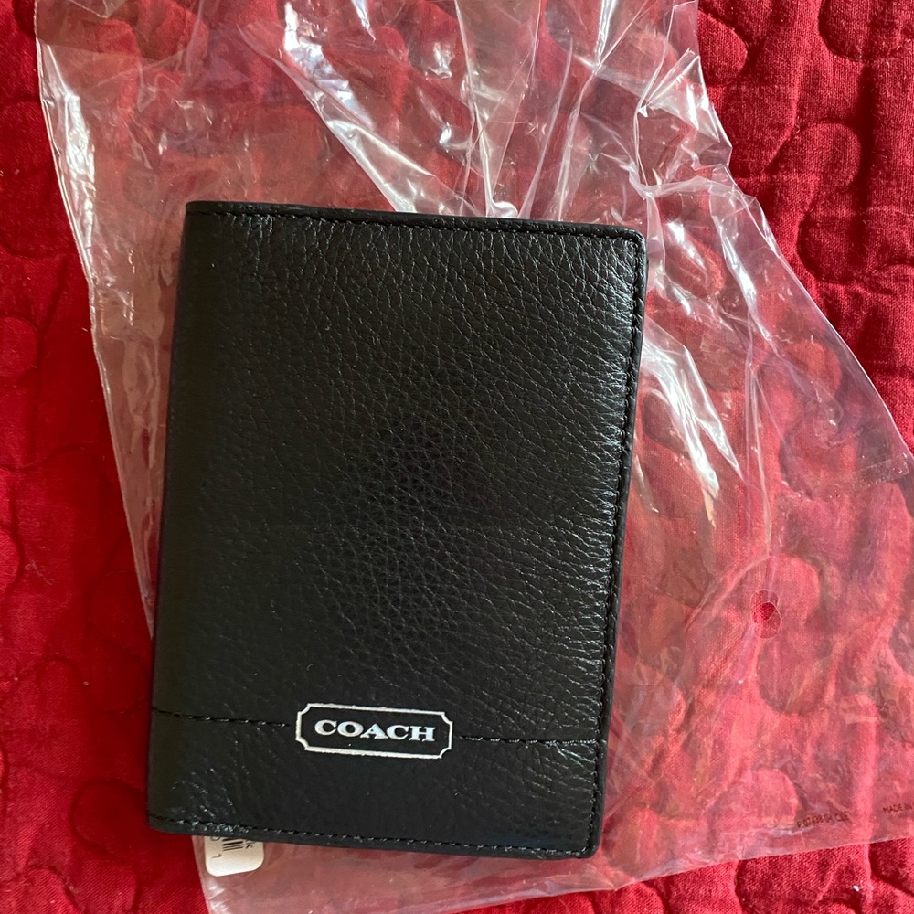 Coach Passport Wallet in Black (Leather)